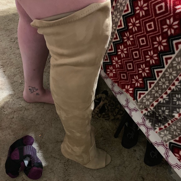 Tan over the knee vegan suede boots size 8 - Picture 5 of 5